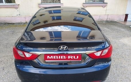 Hyundai Sonata VI, 2010 год, 865 000 рублей, 3 фотография