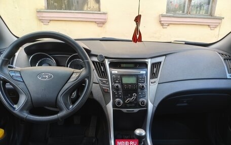 Hyundai Sonata VI, 2010 год, 865 000 рублей, 7 фотография