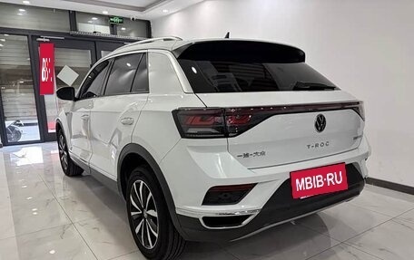 Volkswagen T-Roc I, 2023 год, 1 835 000 рублей, 4 фотография