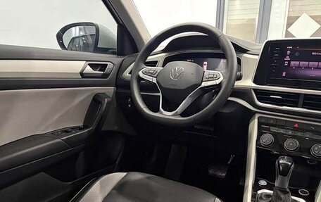 Volkswagen T-Roc I, 2023 год, 1 835 000 рублей, 10 фотография