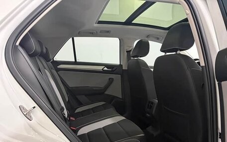 Volkswagen T-Roc I, 2023 год, 1 835 000 рублей, 14 фотография