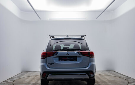 Mitsubishi Outlander III рестайлинг 3, 2021 год, 2 290 000 рублей, 6 фотография