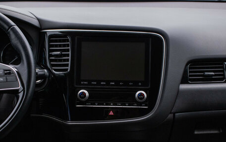 Mitsubishi Outlander III рестайлинг 3, 2021 год, 2 290 000 рублей, 15 фотография