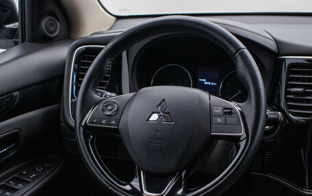 Mitsubishi Outlander III рестайлинг 3, 2021 год, 2 290 000 рублей, 16 фотография