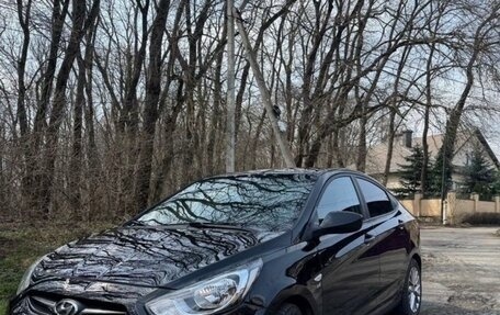 Hyundai Solaris II рестайлинг, 2013 год, 850 000 рублей, 1 фотография