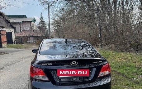 Hyundai Solaris II рестайлинг, 2013 год, 850 000 рублей, 4 фотография