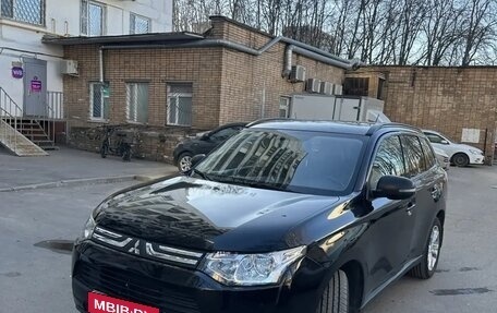 Mitsubishi Outlander III рестайлинг 3, 2013 год, 1 700 000 рублей, 1 фотография