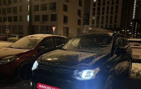 Mitsubishi Outlander III рестайлинг 3, 2013 год, 1 700 000 рублей, 3 фотография