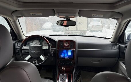 Chrysler 300C II, 2005 год, 1 130 000 рублей, 7 фотография