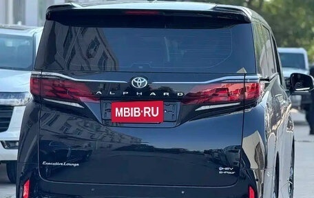 Toyota Alphard, 2024 год, 10 890 099 рублей, 5 фотография