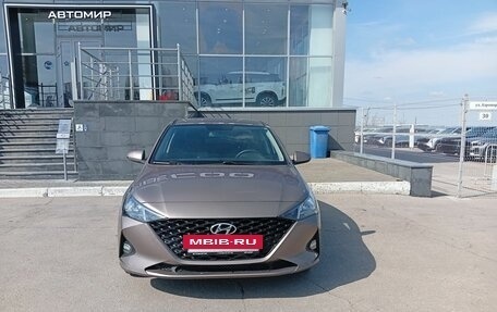 Hyundai Solaris II рестайлинг, 2021 год, 1 690 000 рублей, 2 фотография