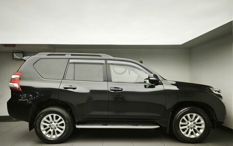 Toyota Land Cruiser Prado 150 рестайлинг 2, 2016 год, 3 924 000 рублей, 6 фотография