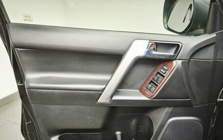 Toyota Land Cruiser Prado 150 рестайлинг 2, 2016 год, 3 924 000 рублей, 12 фотография