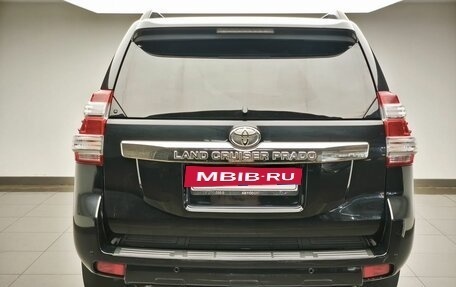 Toyota Land Cruiser Prado 150 рестайлинг 2, 2016 год, 3 924 000 рублей, 4 фотография