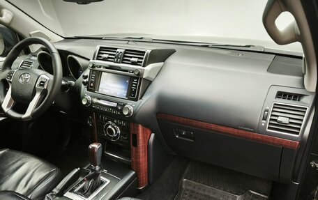 Toyota Land Cruiser Prado 150 рестайлинг 2, 2016 год, 3 924 000 рублей, 14 фотография