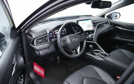 Toyota Camry, 2022 год, 4 490 000 рублей, 10 фотография