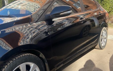 Hyundai Solaris II рестайлинг, 2011 год, 790 000 рублей, 2 фотография