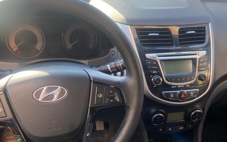 Hyundai Solaris II рестайлинг, 2011 год, 790 000 рублей, 11 фотография