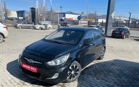 Hyundai Solaris II рестайлинг, 2012 год, 833 000 рублей, 1 фотография