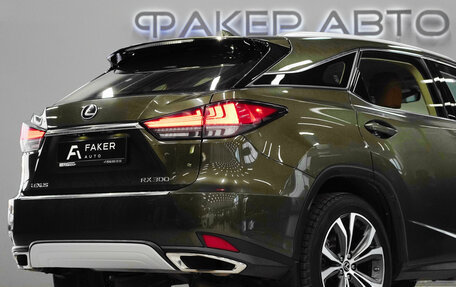 Lexus RX IV рестайлинг, 2021 год, 5 200 000 рублей, 6 фотография