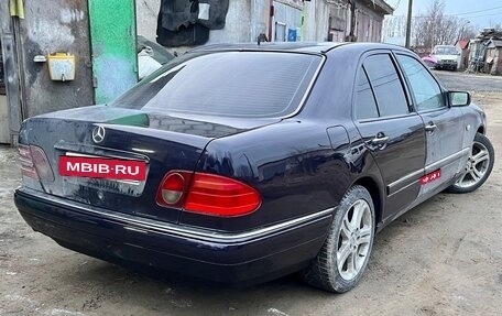 Mercedes-Benz E-Класс, 1998 год, 370 000 рублей, 2 фотография