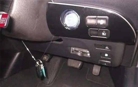 Toyota Prius IV XW50, 2023 год, 1 850 003 рублей, 7 фотография