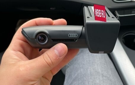 Audi A4, 2018 год, 2 300 000 рублей, 14 фотография