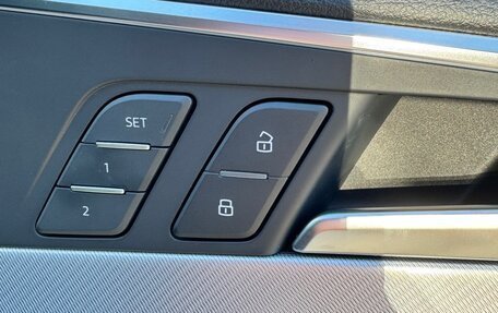 Audi A4, 2018 год, 2 300 000 рублей, 25 фотография