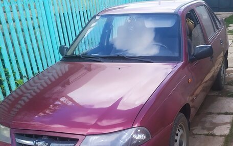 Daewoo Nexia I рестайлинг, 2010 год, 300 000 рублей, 3 фотография