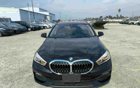 BMW 1 серия, 2021 год, 1 250 000 рублей, 1 фотография