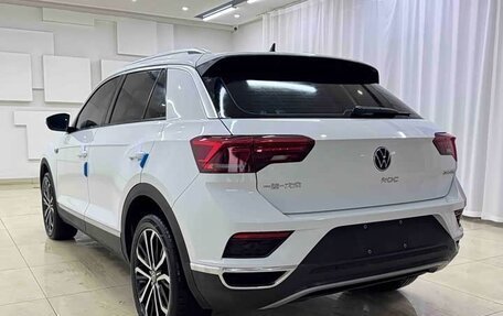 Volkswagen T-Roc I, 2022 год, 1 960 000 рублей, 3 фотография