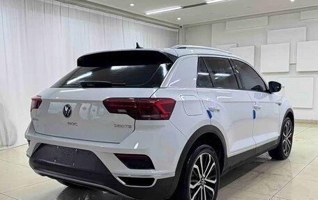 Volkswagen T-Roc I, 2022 год, 1 960 000 рублей, 4 фотография