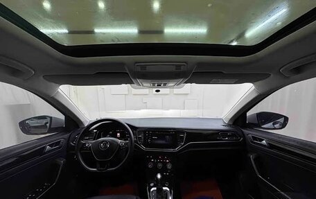 Volkswagen T-Roc I, 2022 год, 1 960 000 рублей, 11 фотография