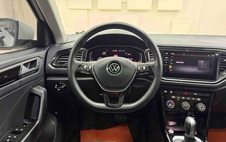 Volkswagen T-Roc I, 2022 год, 1 960 000 рублей, 12 фотография