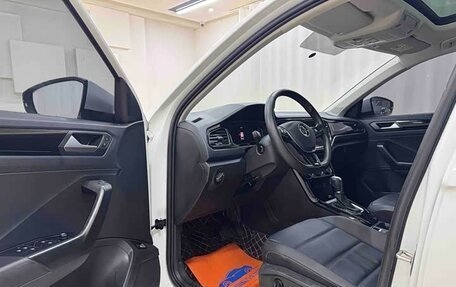 Volkswagen T-Roc I, 2022 год, 1 960 000 рублей, 21 фотография