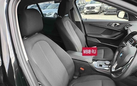 BMW 1 серия, 2021 год, 1 250 000 рублей, 12 фотография