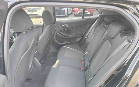 BMW 1 серия, 2021 год, 1 250 000 рублей, 31 фотография