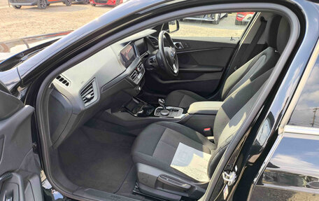 BMW 1 серия, 2021 год, 1 250 000 рублей, 33 фотография