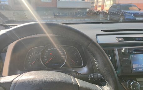 Toyota RAV4, 2014 год, 1 990 000 рублей, 9 фотография