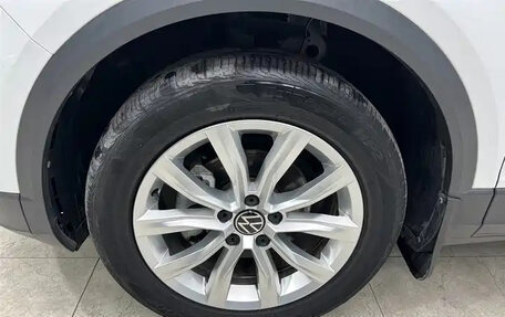 Volkswagen T-Roc I, 2022 год, 1 820 000 рублей, 5 фотография