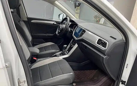 Volkswagen T-Roc I, 2022 год, 1 820 000 рублей, 11 фотография