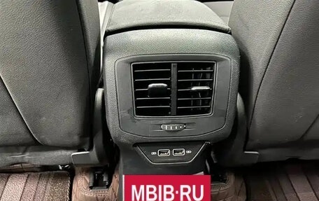 Volkswagen T-Roc I, 2022 год, 1 820 000 рублей, 9 фотография