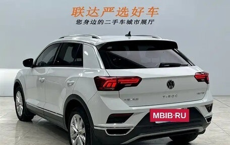 Volkswagen T-Roc I, 2022 год, 1 820 000 рублей, 4 фотография