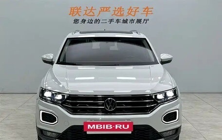 Volkswagen T-Roc I, 2022 год, 1 820 000 рублей, 3 фотография