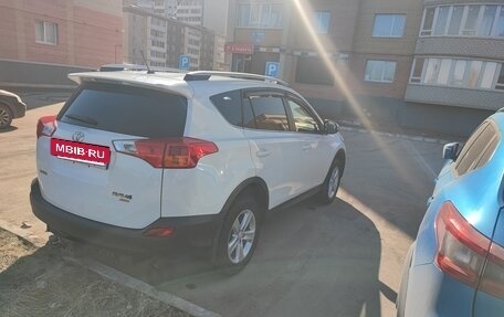 Toyota RAV4, 2014 год, 1 990 000 рублей, 11 фотография