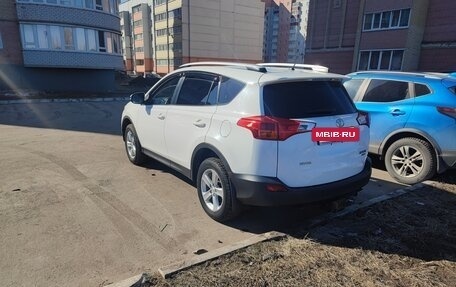 Toyota RAV4, 2014 год, 1 990 000 рублей, 12 фотография