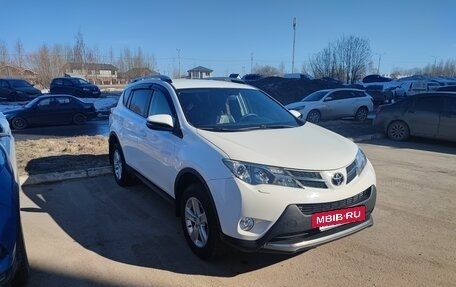 Toyota RAV4, 2014 год, 1 990 000 рублей, 14 фотография