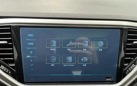 Volkswagen T-Roc I, 2022 год, 1 820 000 рублей, 19 фотография