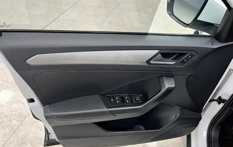 Volkswagen T-Roc I, 2022 год, 1 820 000 рублей, 14 фотография