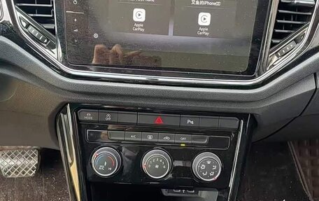 Volkswagen T-Roc I, 2022 год, 1 820 000 рублей, 21 фотография